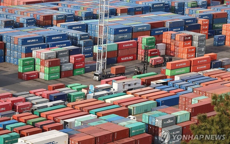 Exports jump 34 pct in Jan. thanks to robust demand for semiconductors