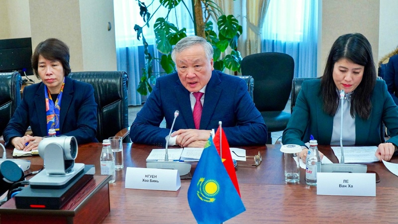 Серік Жұманғарин Вьетнам Премьер-министрінің тұрақты орынбасары Нгуен Хоа Бинмен кездесу өткізді