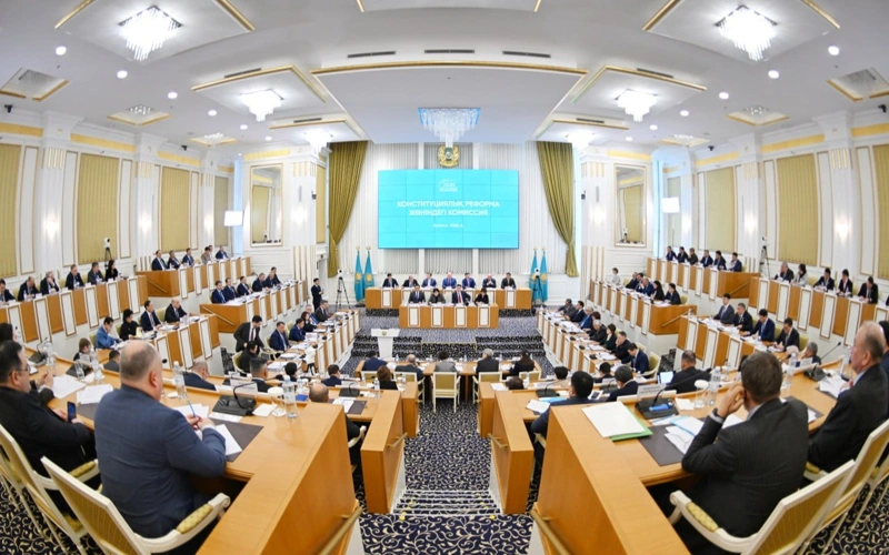 78% respondentov podderjalı konstıtýtsıonnýıý reformý v Kazahstane — rezýltaty oprosa