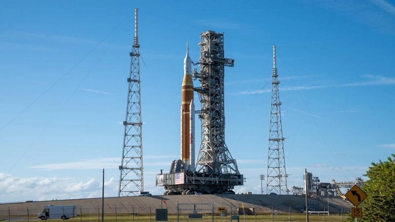 NASA отложило первую за более чем 50 лет пилотируемую миссию к Луне
