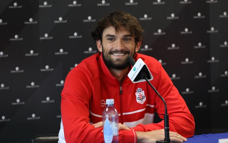 Qar, sýyq klımat, qolaıly jattyǵý: Tennısten Monako quramasy Qazaqstanǵa keldi