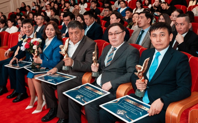 Лауреатов Президентской специальной литературной премии наградили в&nbsp;Астане