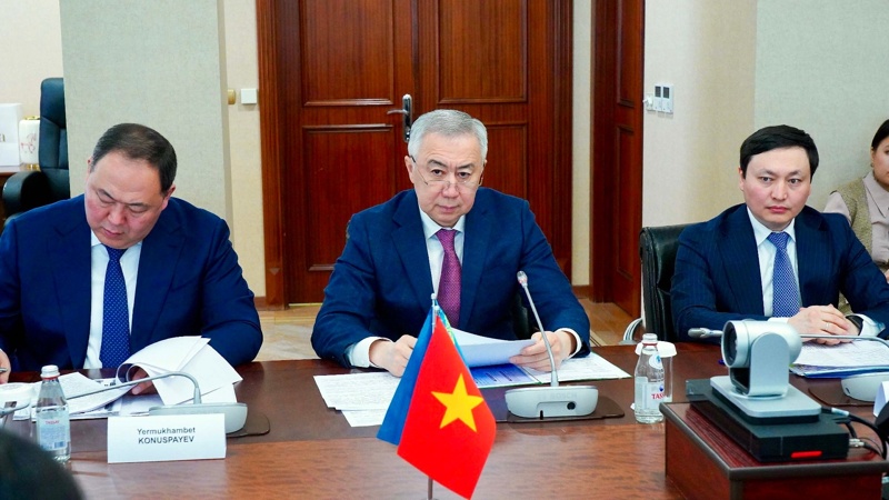 Серік Жұманғарин Вьетнам Премьер-министрінің тұрақты орынбасары Нгуен Хоа Бинмен кездесу өткізді