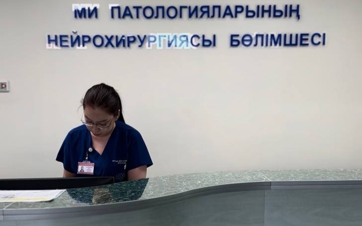 Qazaqstanda kúrdeli neırohırýrgııalyq operatsııalarǵa qoljetimdilik artady