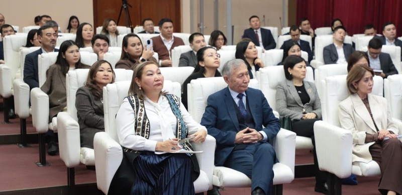 Мемлекеттік басқару академиясында  Жаңа Конституцияның жобасы алқыланды