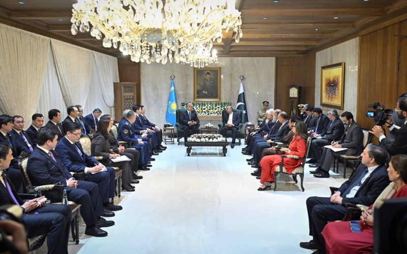 Мемлекет басшысы Пәкістан Президенті Асиф Али Зардаримен келіссөз жүргізді 