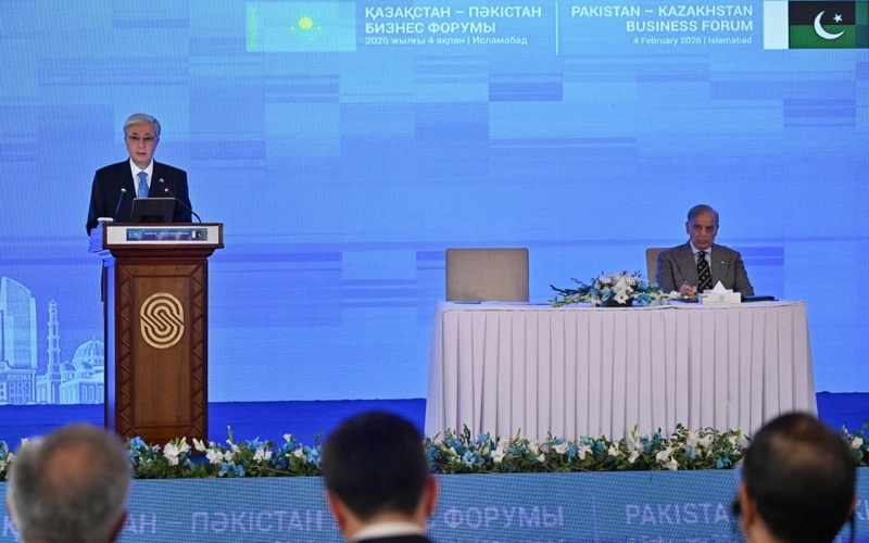 Qasym-Jomart Toqaev pen Shahbaz Sharıf Qazaqstan-Pákistan bıznes forýmyna qatysty 