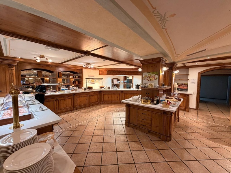 столовая в Ливиньо