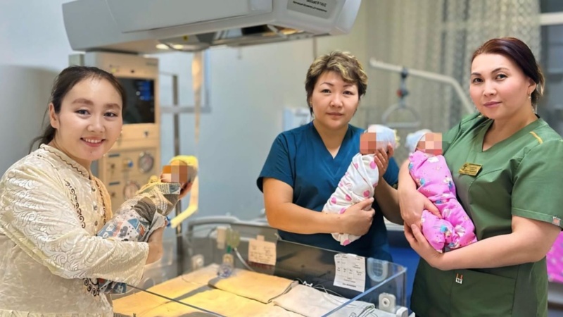 Алматинка родила тройню и&nbsp;сразу стала многодетной мамой