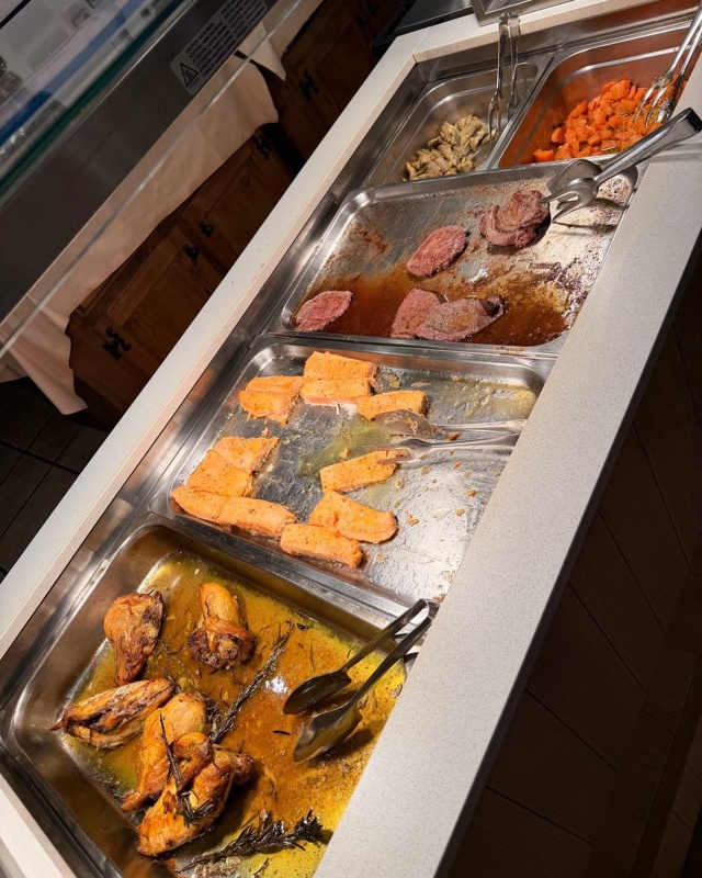 столовая в отеле Ливиньо