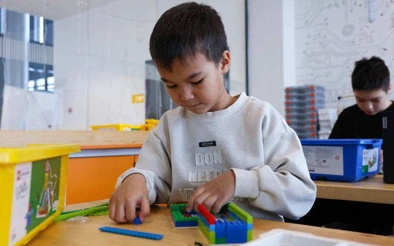 Детские кружки, робототехника, дети 