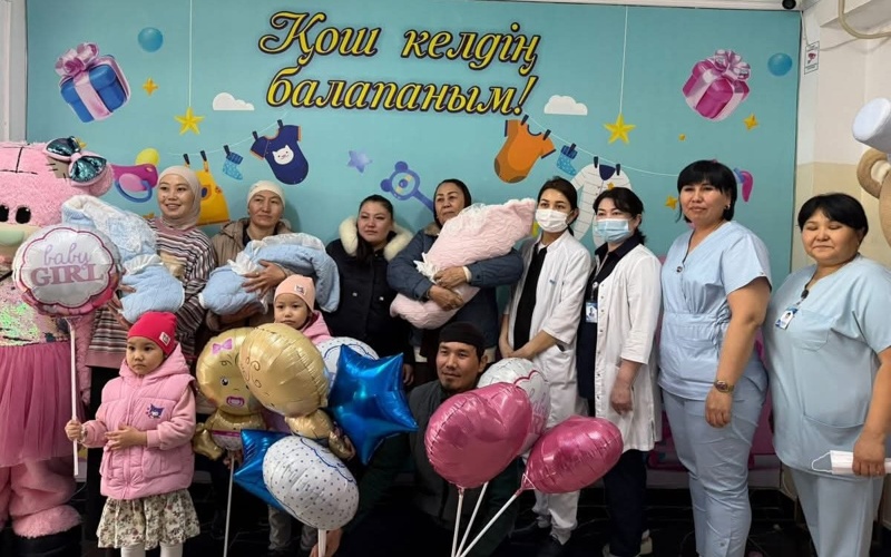 Шымкентте 31 жастағы әйел үшем босанып, 7 баланың анасы атанды 