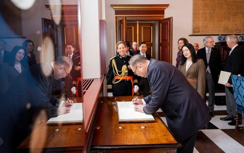 Kazakhstan's Ambassador presents credentials to King Willem-Alexander 