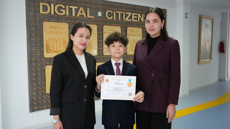 Qyzylordalyq oqýshy baǵdarlamalaýdy oıyn arqyly úıretetin mobıldi qosymsha oılap tapty