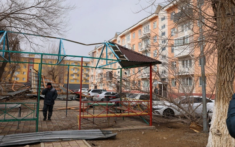 Режим ЧС объявлен в одном из районов Жамбылской области из-за сильного ветра 