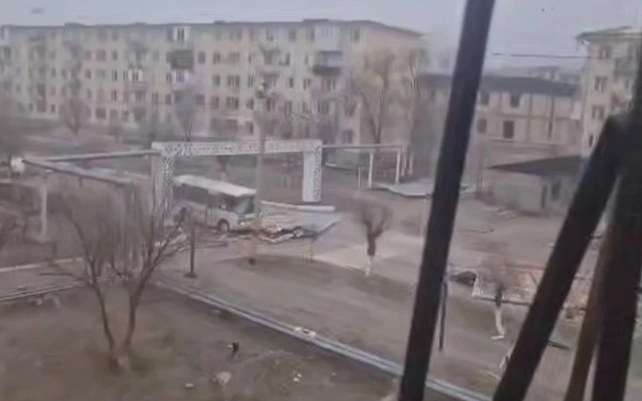 Сильный ветер повредил крыши семи домов в Жамбылской области