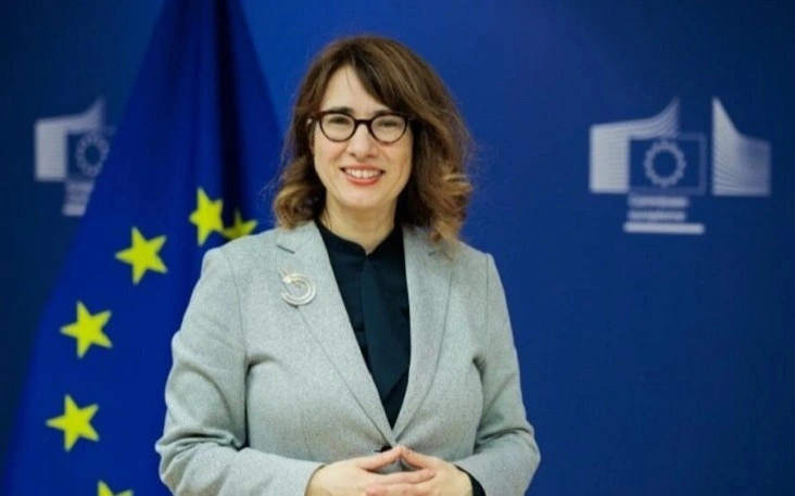  Anıtta Hıpper 
