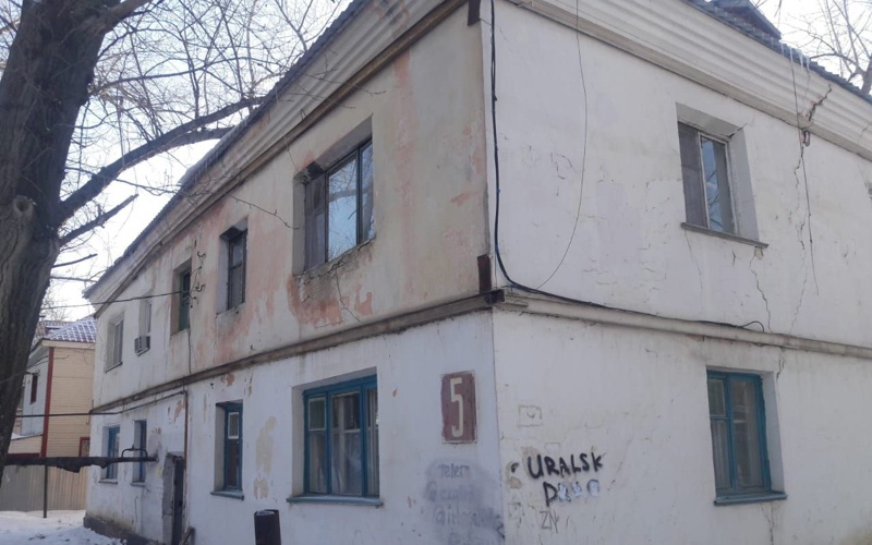 Оралда апатты үйі сүрілген тұрғындар неліктен баспана ала алмай отыр