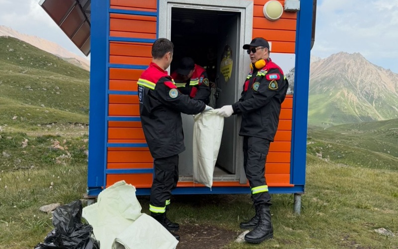 В каком состоянии спасательные хижины в горах Алматы