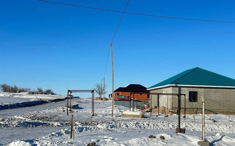 В Актобе дачники ждут подключения к городской электросети