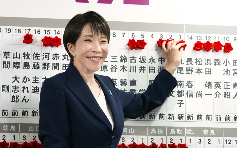 Japonııada Sanae Takaıchıdiń Lıberal-demokratııalyq partııasy saılaýda basymdyqqa ıe boldy