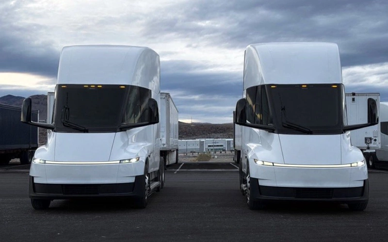 Tesla moves to boost Semi truck manufacturing