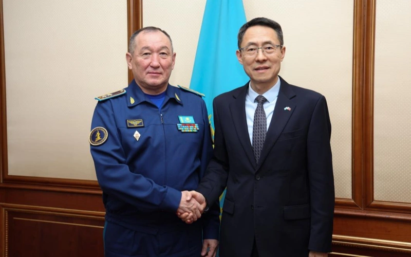 哈萨克斯坦国防部长会见中国驻哈萨克斯坦大使