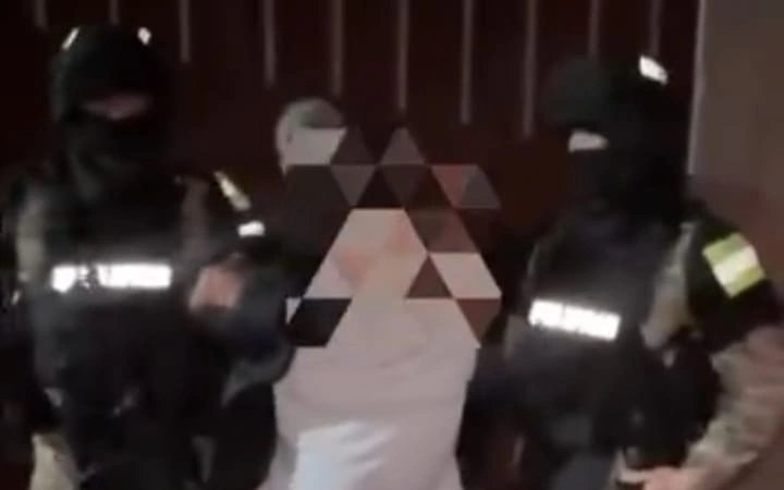 п