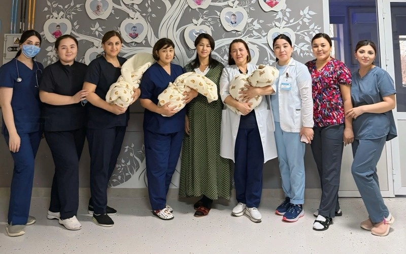 Туркистон вилоятида 5 фарзанднинг онаси 3 эгизакни дунёга келтирди Туркистон вилоятида 5 фарзанднинг онаси 3 эгизакни дунёга келтирди