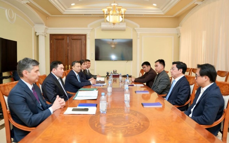 哈萨克斯坦能源部与李开复就人工智能赋能能源领域合作签署备忘录