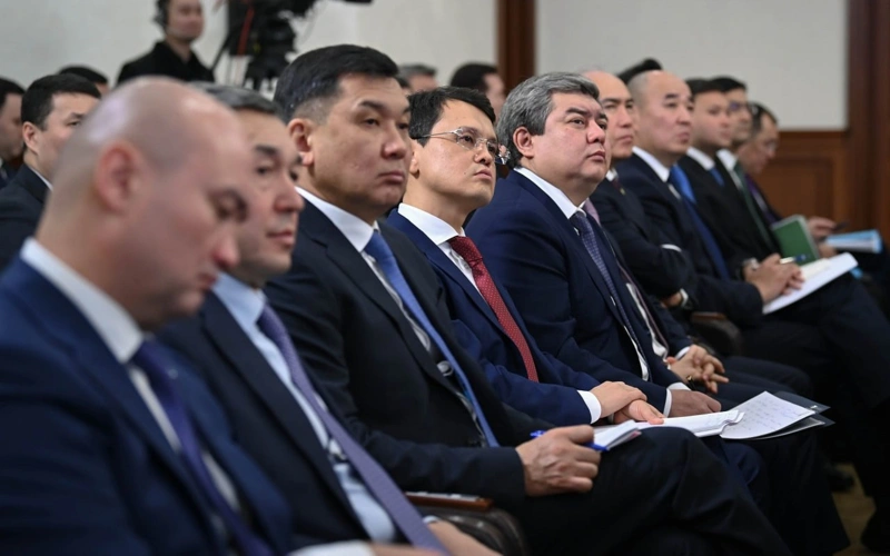 Kasym-Jomart Tokaev raskrıtıkoval gosslýjaşıh za nejelanıe chıtat dlınnye teksty