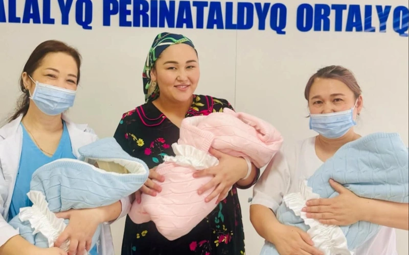 Dáýlet, Dımash, Dına: Shymkentte jyl basynan beri ekinshi úshem dúnıege keldi
