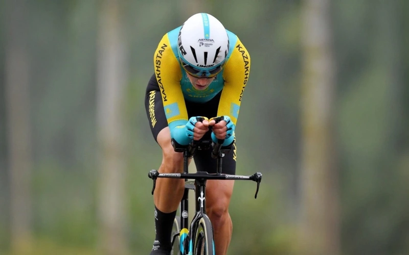 Fedorov continues Asian reign with road race triumph