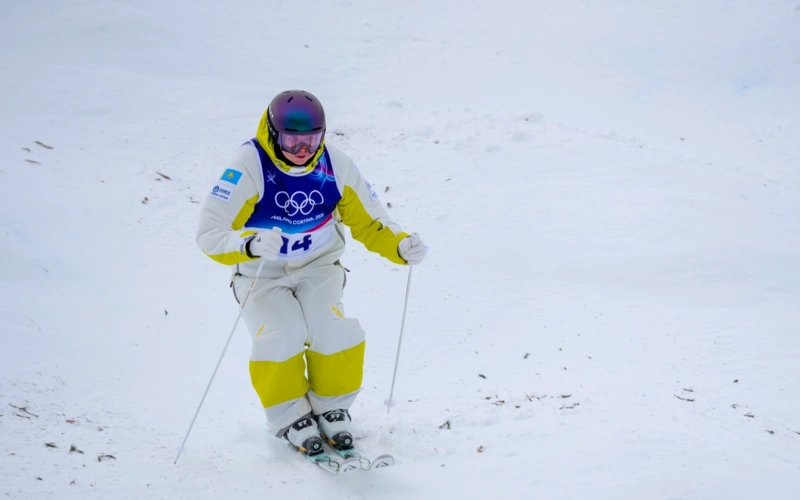 3 Kazakh moguls skiers storm into final at 2026 Winter Olympics
