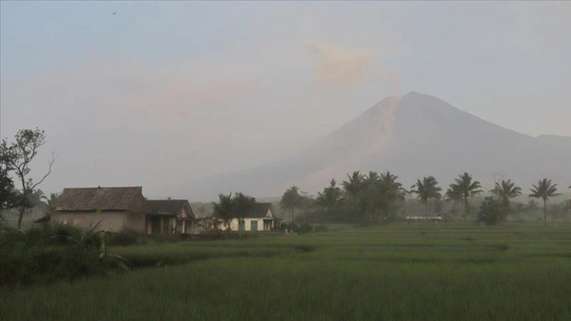 Indonesia’s Mount Semeru erupts five times, ash rises 1,000 meters