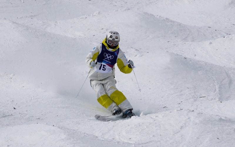 Фристайл-могул Аяулым Амренова Фристайл-могул Аяулым Амренова