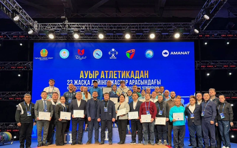 Чемпионат Казахстана по тяжелой атлетике среди молодежи начался в Шымкенте