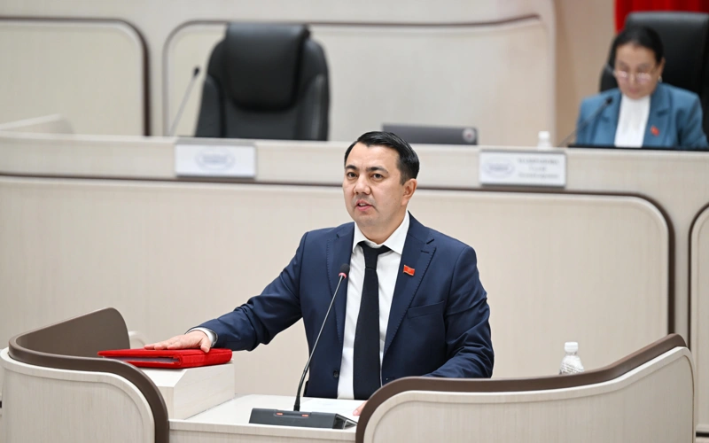 Qyrǵyzstan parlamentine jańa spıker saılandy 