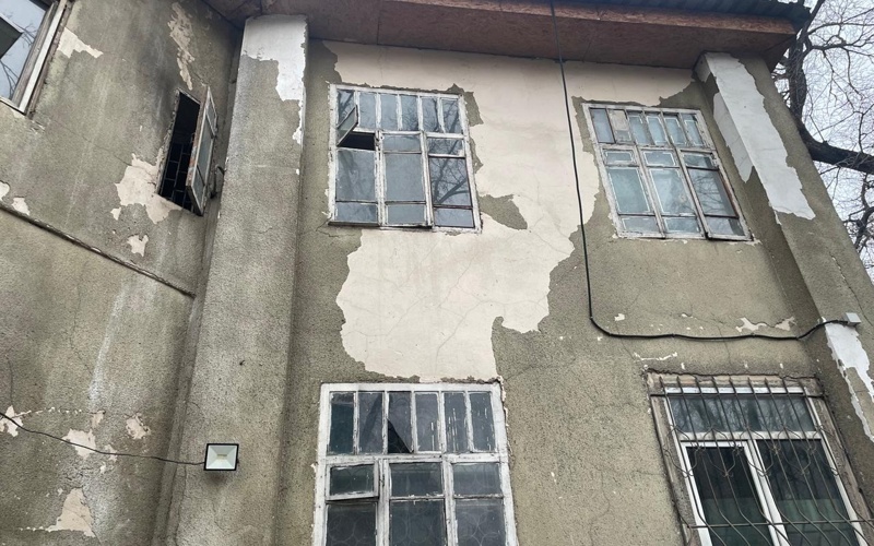 Снос бывшей гостиницы в центре Алматы объяснили в акимате