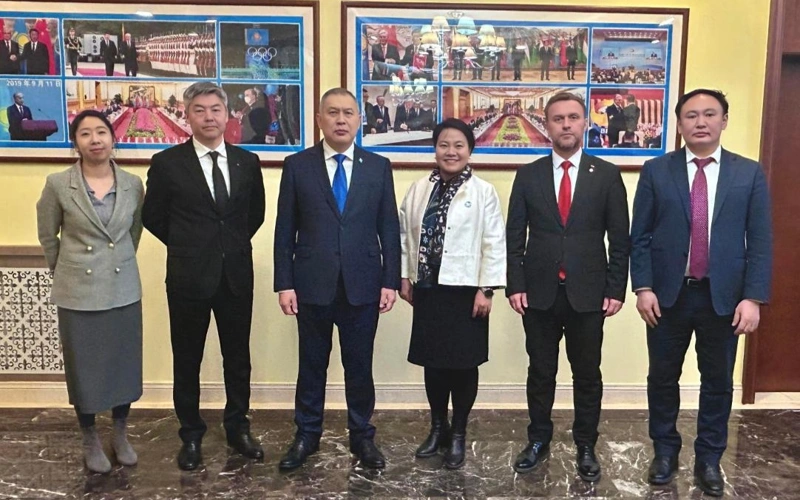 哈萨克斯坦驻华大使会见亚太空间合作组织秘书长