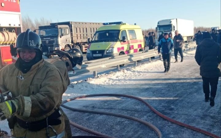 Водителя зажало в автомашине в ДТП на трассе в Акмолинской области