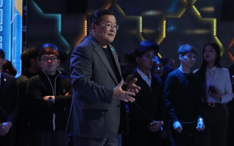 Онлайн-марафон «Референдум–2026» завершился: какие нормы новой Конституции разъяснили спикеры Депутат Мажилиса Айдос Сарым