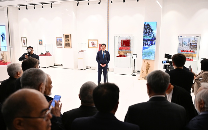 Ерлан Карин открыл выставку «Новые открытия в археологии Казахстана — 2025» Ерлан Карин открыл выставку «Новые открытия в археологии Казахстана — 2025»