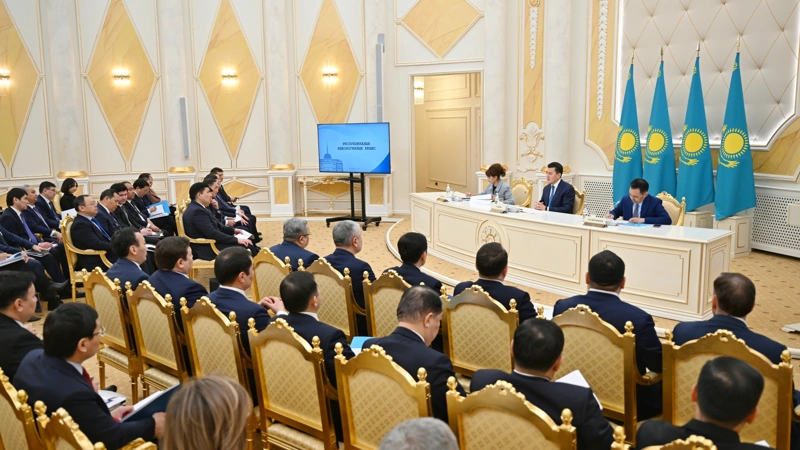 Мемлекеттік кеңесші ішкі саясат мәселелері жөнінде кезекті республикалық кеңес өткізді