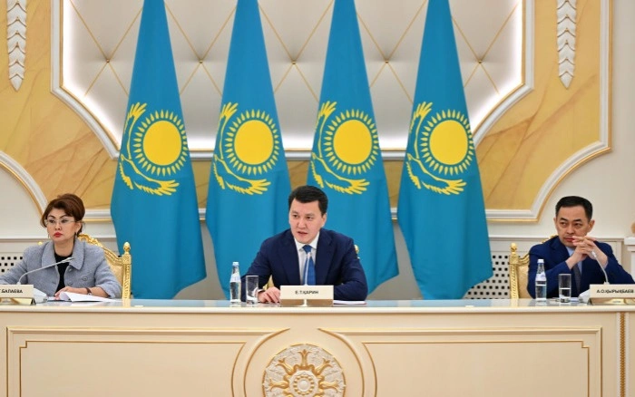 Госсоветник РК рассказал о значении проекта новой Конституции