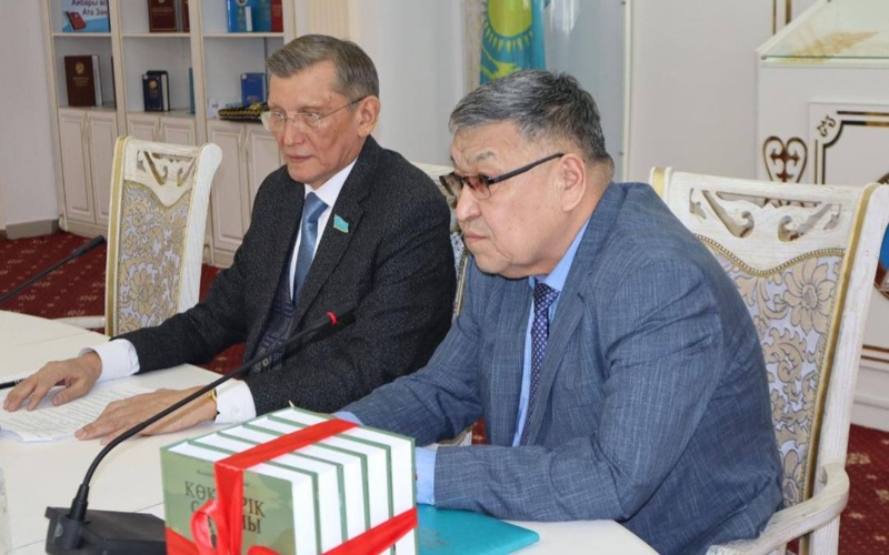 Ұлттық академиялық кітапханада Жолтай Әлмашұлының жаңа кітаптары таныстырылды Ұлттық академиялық кітапханада Жолтай Әлмашұлының жаңа кітаптары таныстырылды