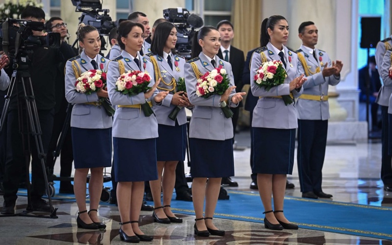 托卡耶夫表彰阿联酋国际特警锦标赛凯旋代表队 托卡耶夫表彰阿联酋国际特警锦标赛凯旋代表队