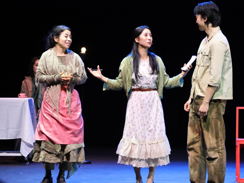 спектакль &laquo;Две женщины в Париже&raquo; 