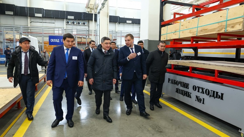 Олжас Бектенов проверил проекты индустриального и цифрового развития Астаны