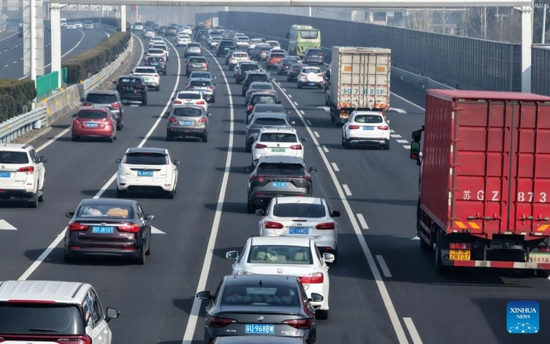 China predicts record travel on first day of Spring Festival